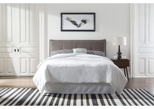 3ZH3D748 Adona Upholstered Footboard Storage Bed In Dolphin Linen