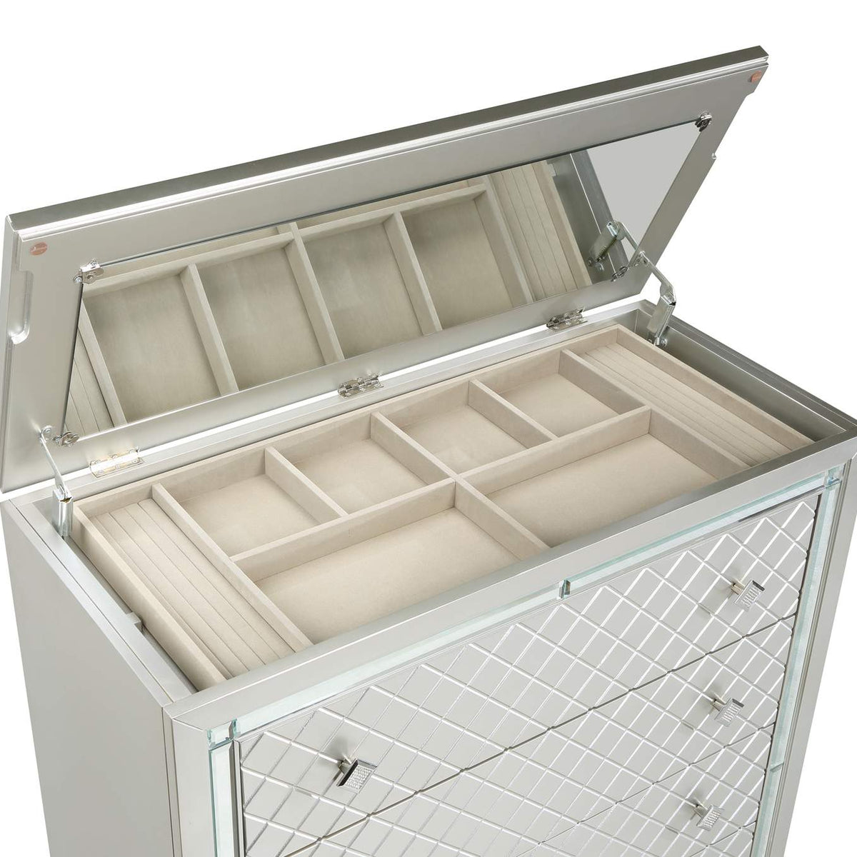 1430-9 Leesa Chest