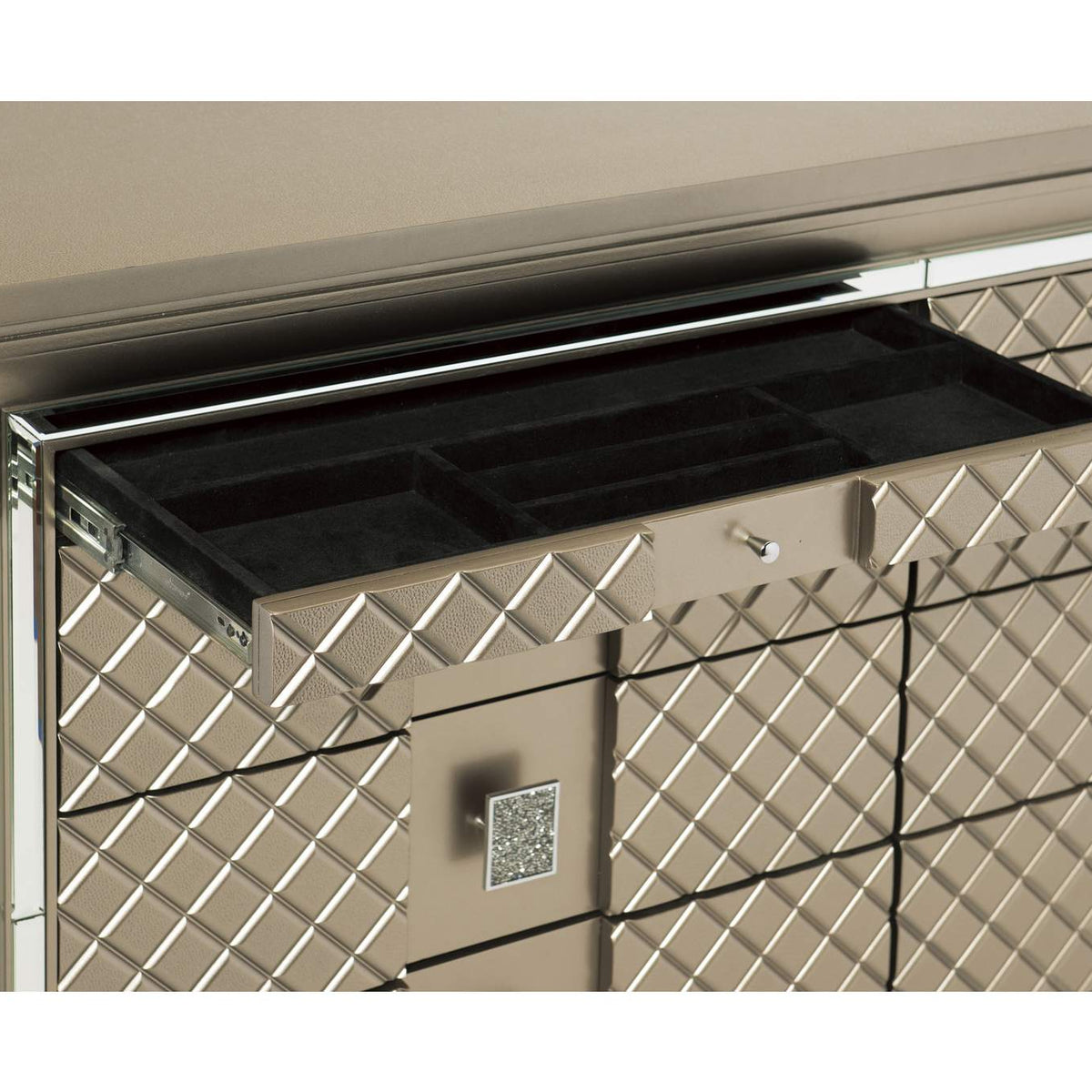 1515-5 Loudon Dresser