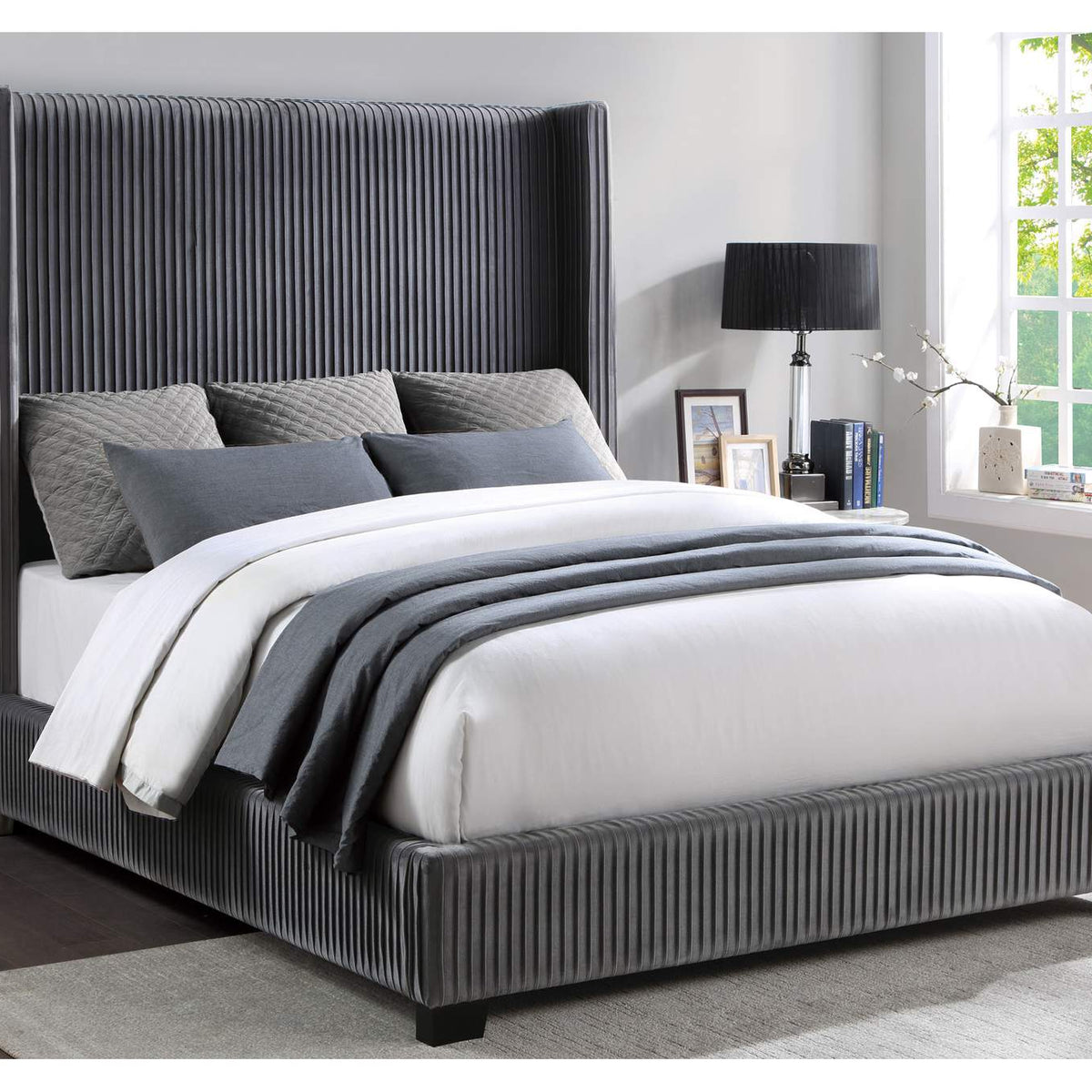 1547-1 Glenbury Queen Bed in a Box