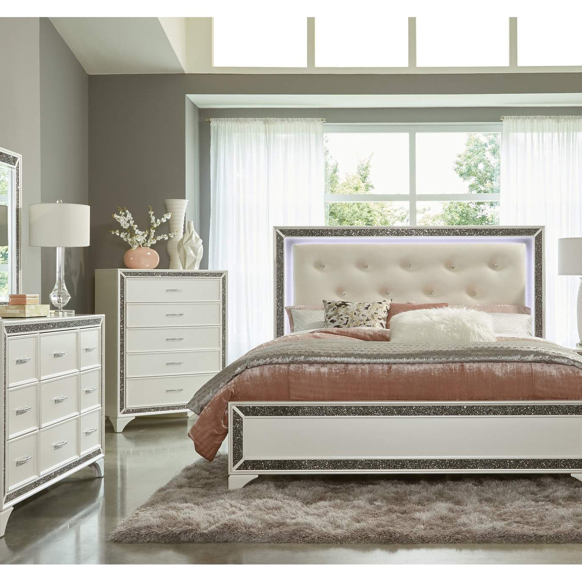1572W-9 Salon Chest