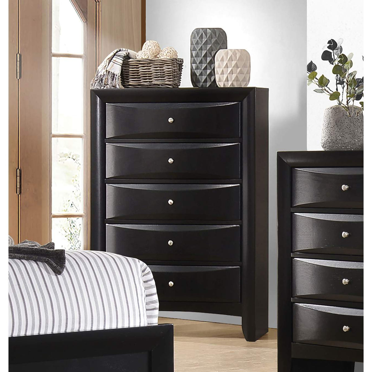 200705 Briana 5-drawer Bedroom Chest Black