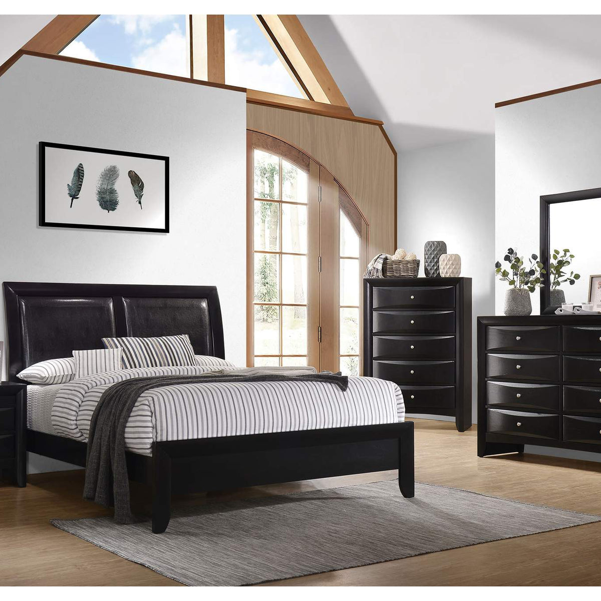 200705 Briana 5-drawer Bedroom Chest Black