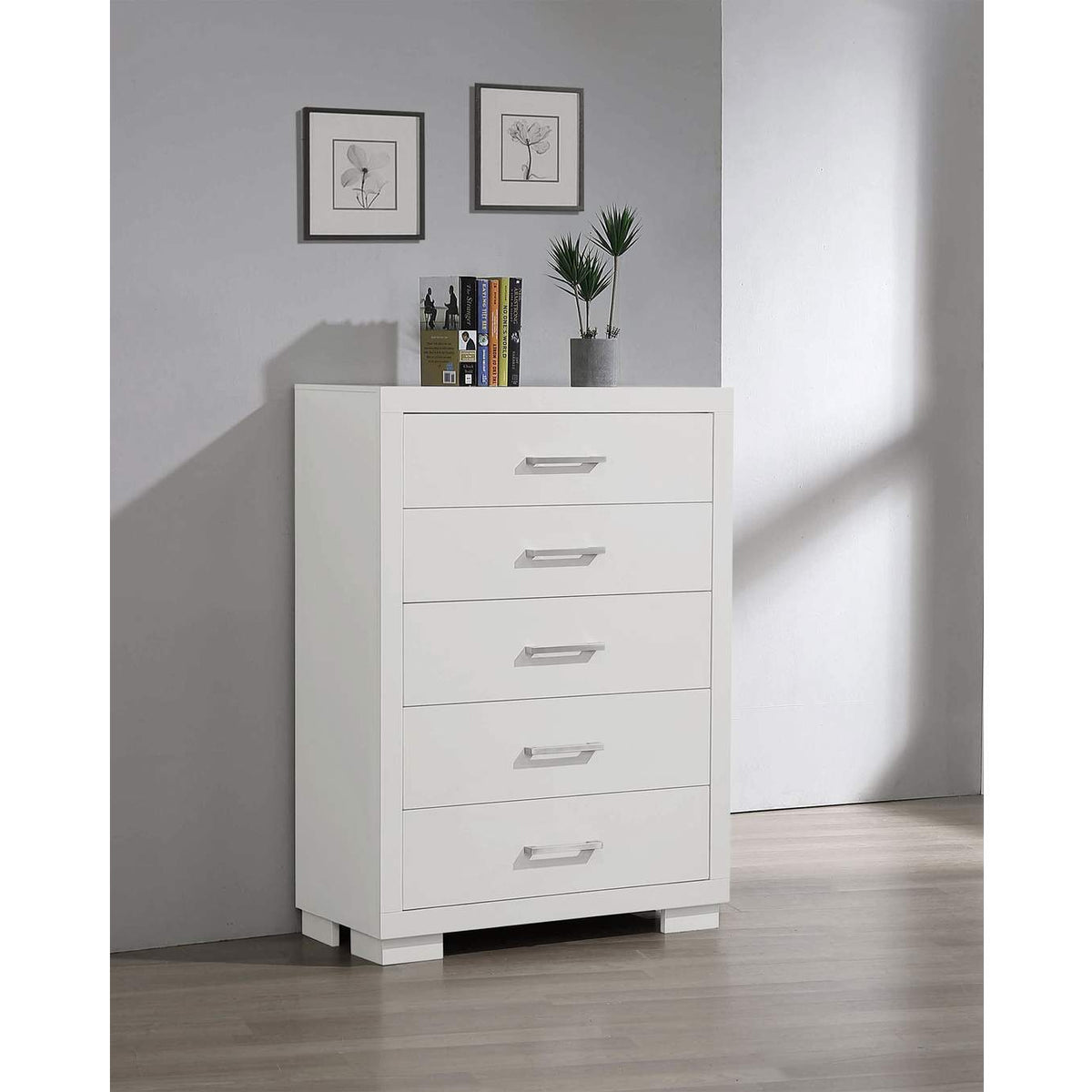 202995 Jessica 5-drawer Bedroom Chest Snow White