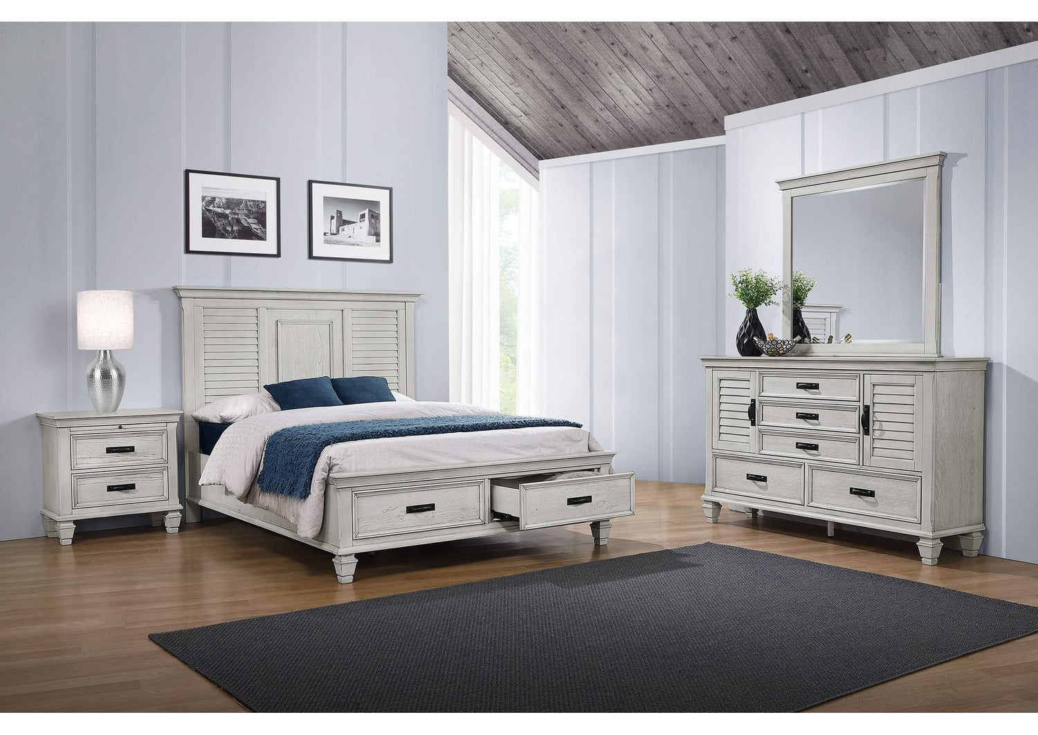 Franco 4-piece Queen Bedroom Set Distressed White