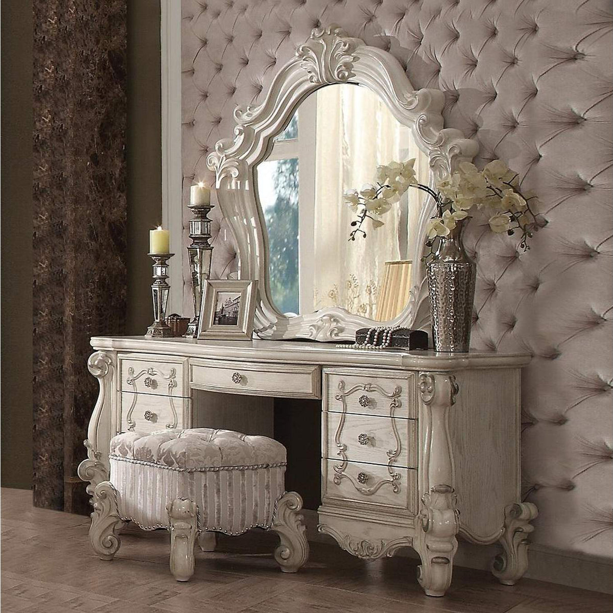 21138 Versailles Vanity Stool