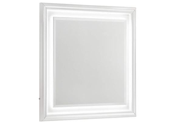 215791Q-S4 Cassia 4-piece Queen LED Bedroom Set White High Gloss