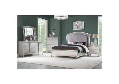 21800Q Maverick Queen Bed