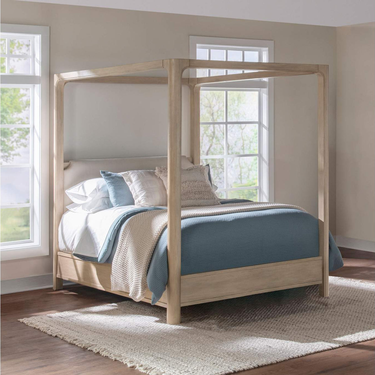 222520KE Solano 85-inch Eastern King Canopy Bed Weathered Mango