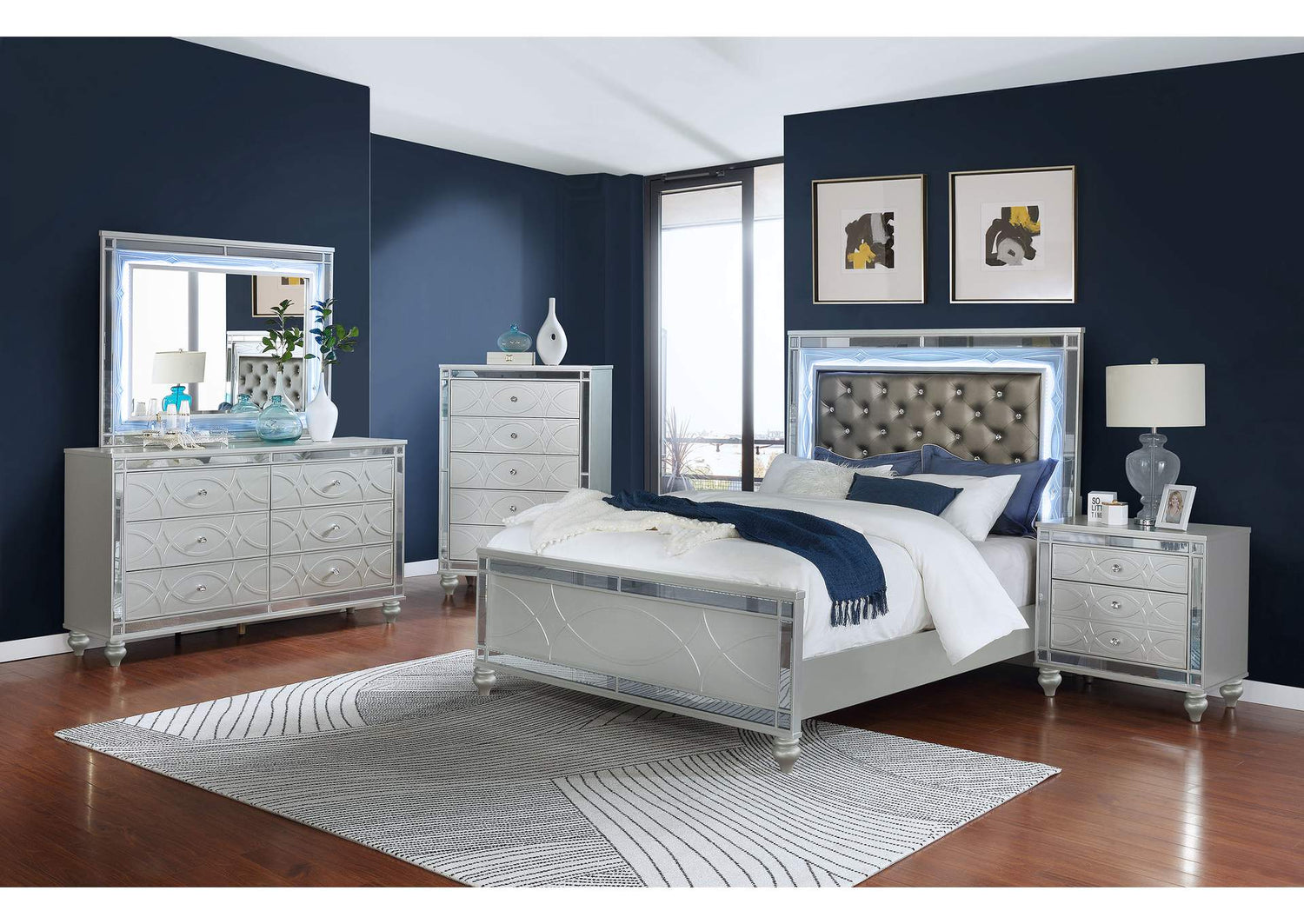 Gunnison 5-piece Eastern King Bedroom Set Silver Metallic