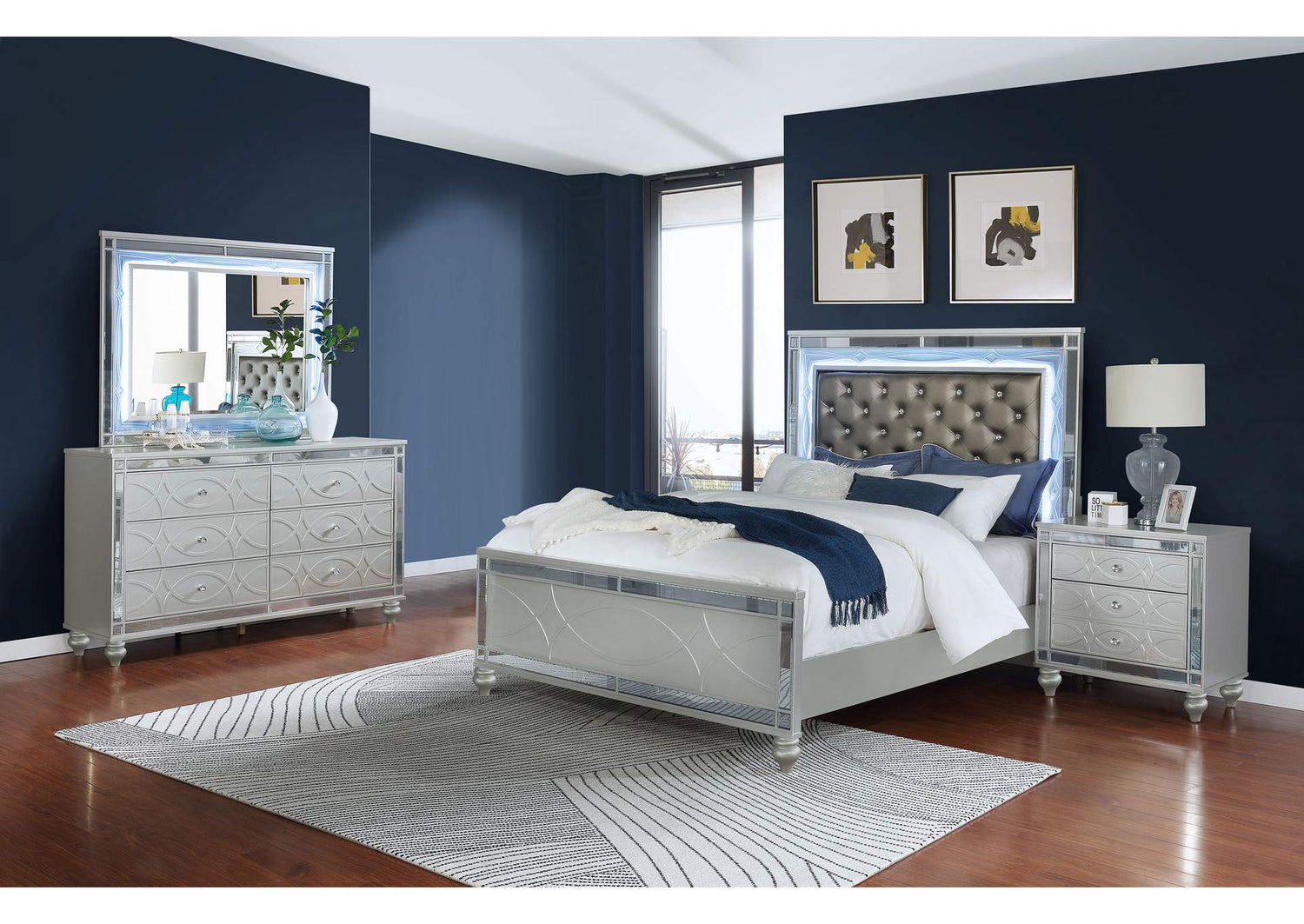 Gunnison 4-piece Queen Bedroom Set Silver Metallic