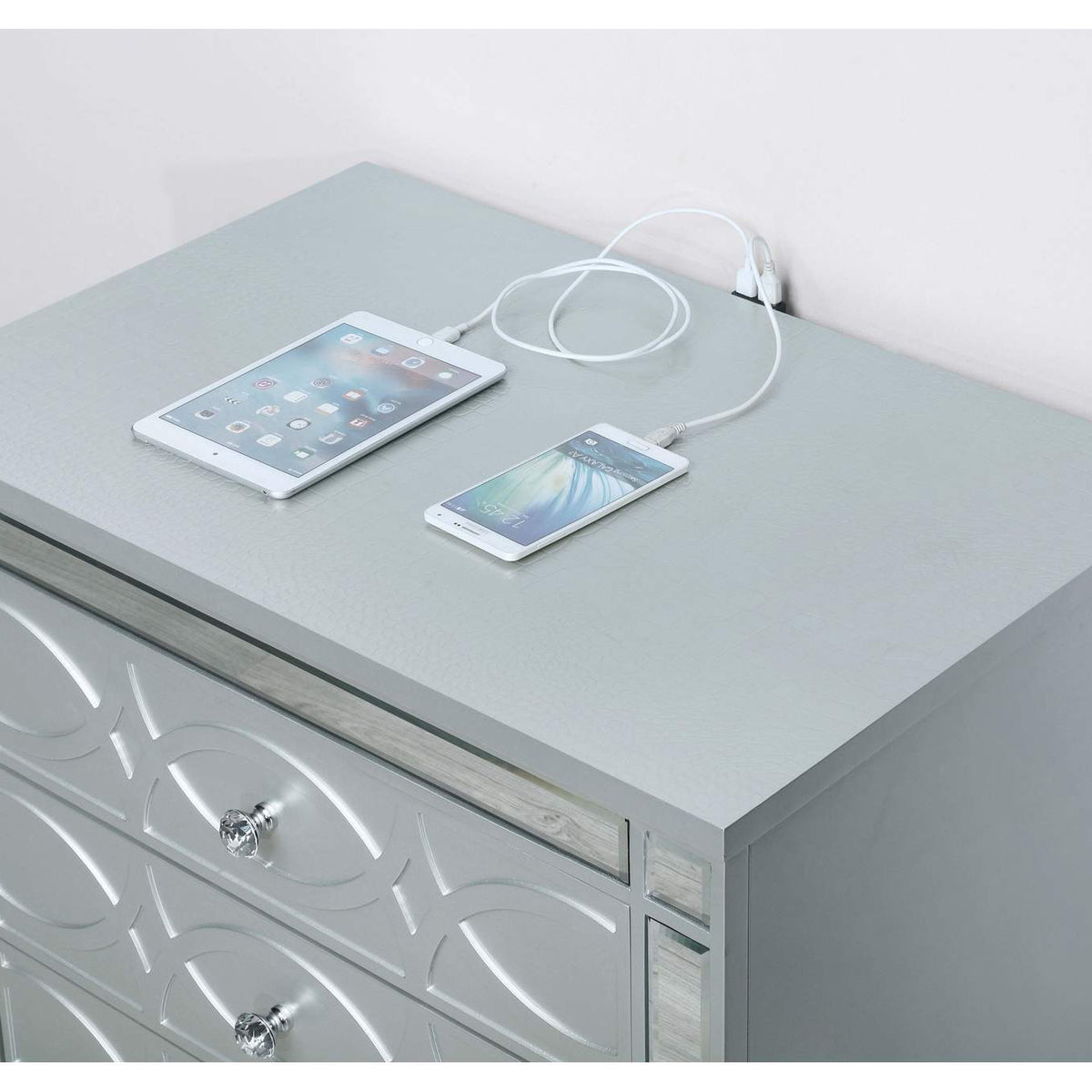 223212 Gunnison 2-drawer Nightstand Silver Metallic