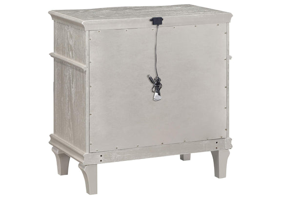 223392 Evangeline 3-drawer Nightstand Silver Oak