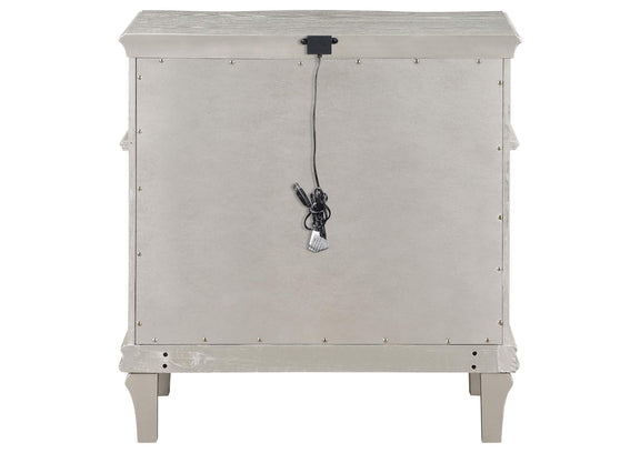 223392 Evangeline 3-drawer Nightstand Silver Oak