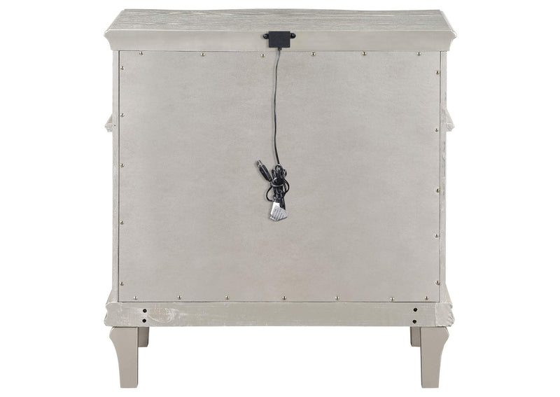223392 Evangeline 3-drawer Nightstand Silver Oak