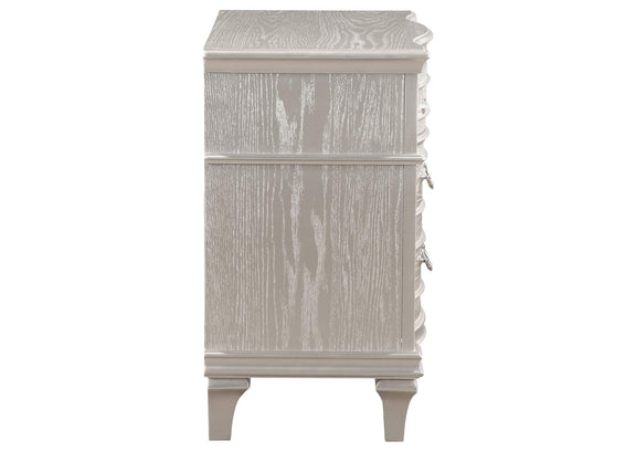 223392 Evangeline 3-drawer Nightstand Silver Oak