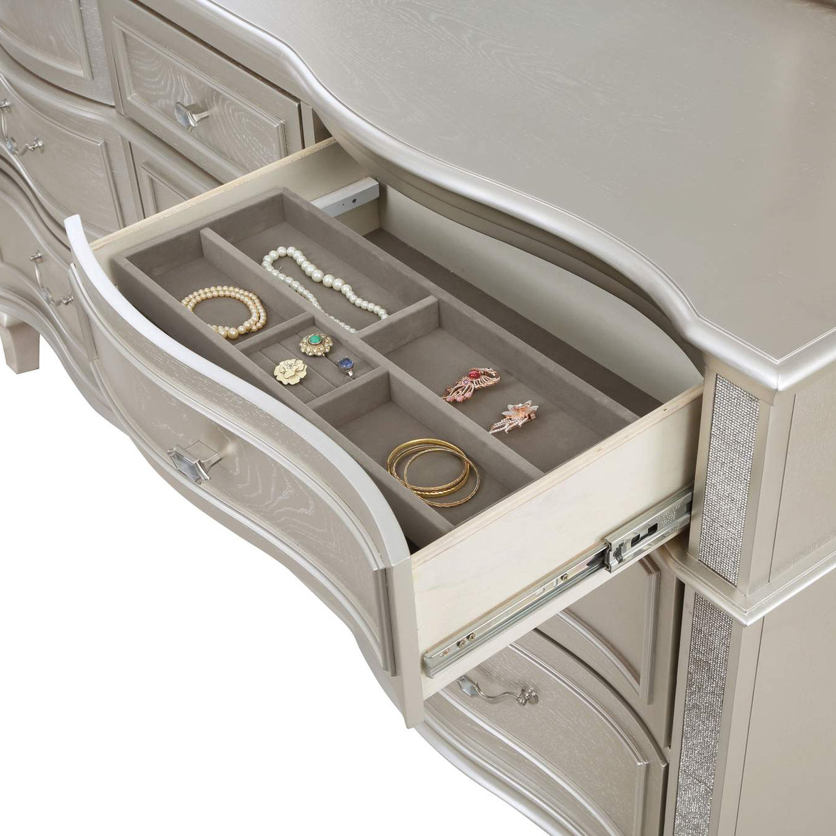 223393 Evangeline 9-drawer Dresser Silver Oak