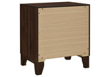 223441KE-S5 Welsley 5-piece Eastern King Bedroom Set Walnut