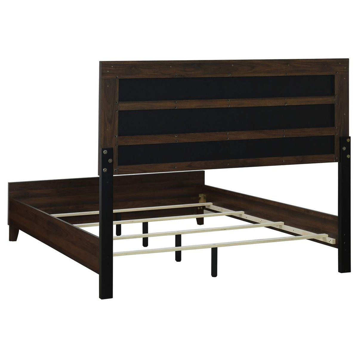 223441Q-S4 Welsley 4-piece Queen Bedroom Set Walnut