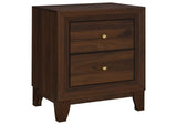 223441Q-S4 Welsley 4-piece Queen Bedroom Set Walnut