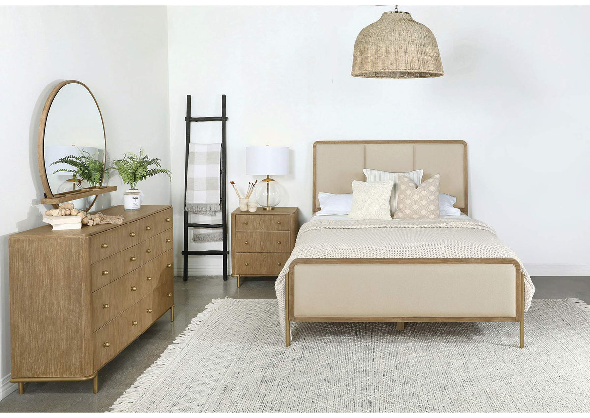 224301KECRM-S4 Arini 4-piece Eastern King Bedroom Set Cream and Sand Wash