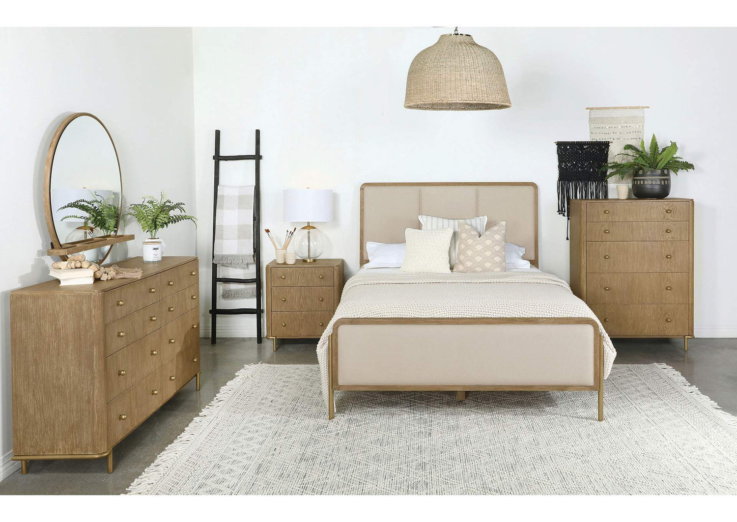 224301KECRM-S5 Arini 5-piece Eastern King Bedroom Set Cream and Sand Wash