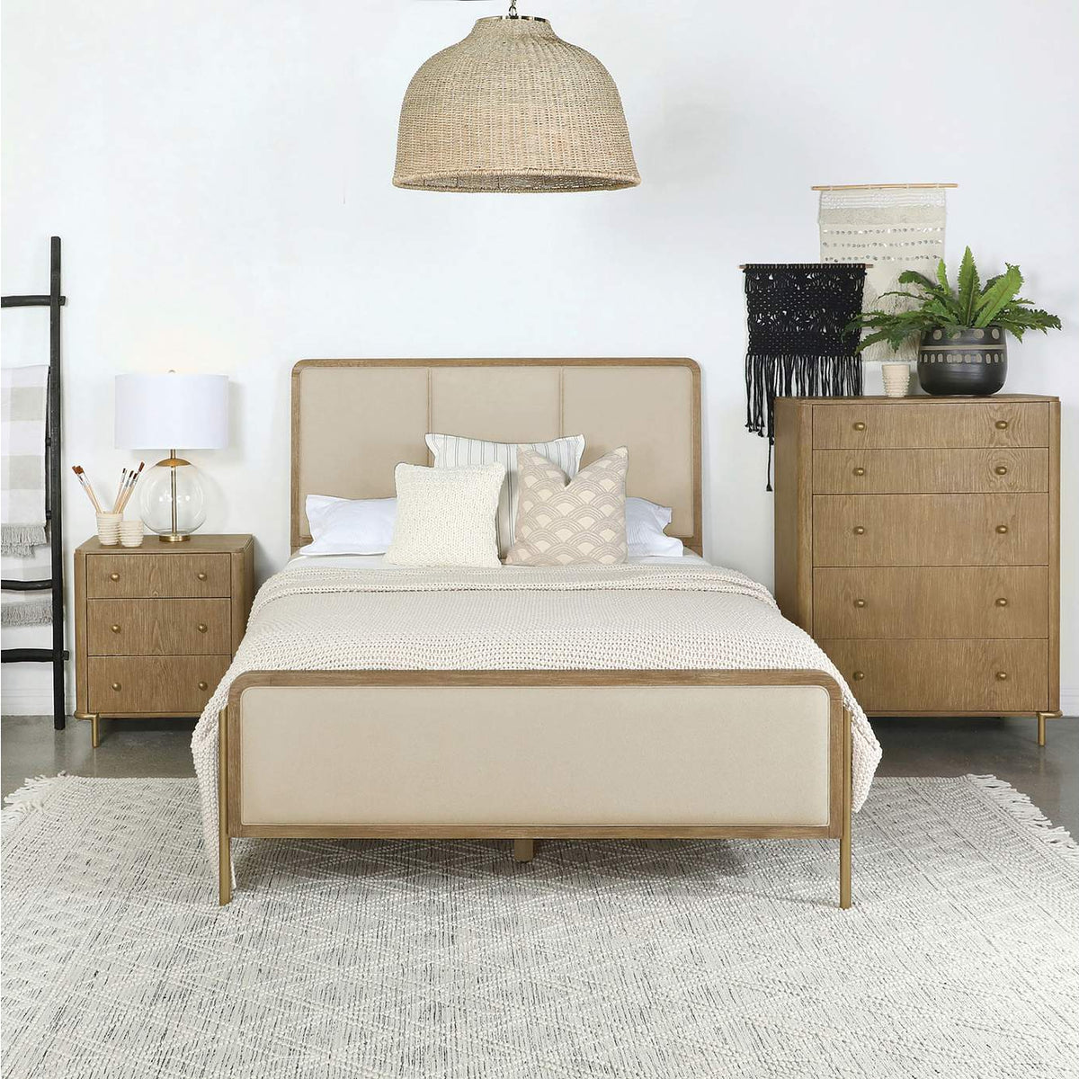 224301QCRM Arini 56-inch Queen Panel Bed Cream and Sand Wash