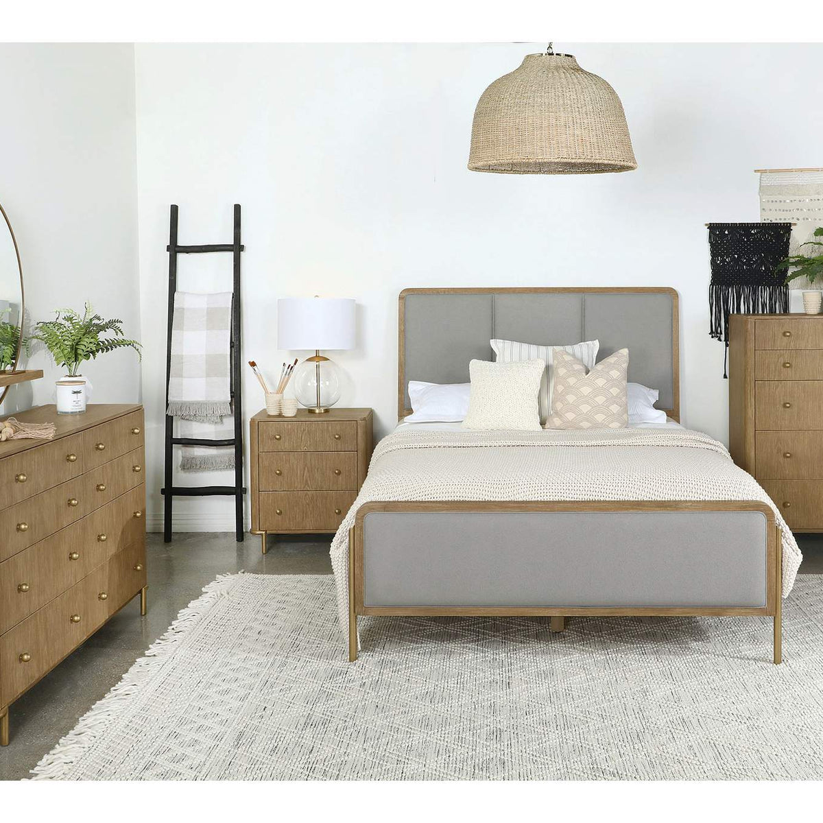 224303 Arini 8-drawer Dresser Sand Wash