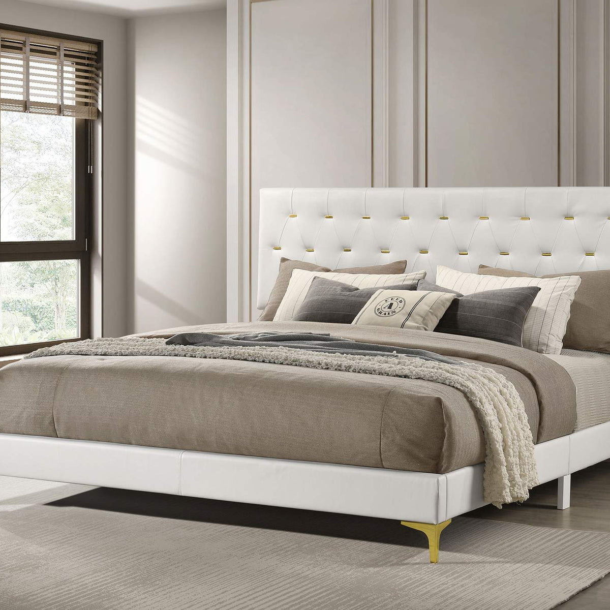 224401KE Kendall Upholstered Eastern King Panel Bed White