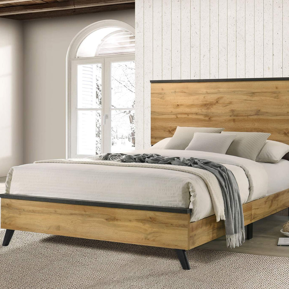 225001KE Kaywood 52-inch Eastern King Panel Bed Natural Pine