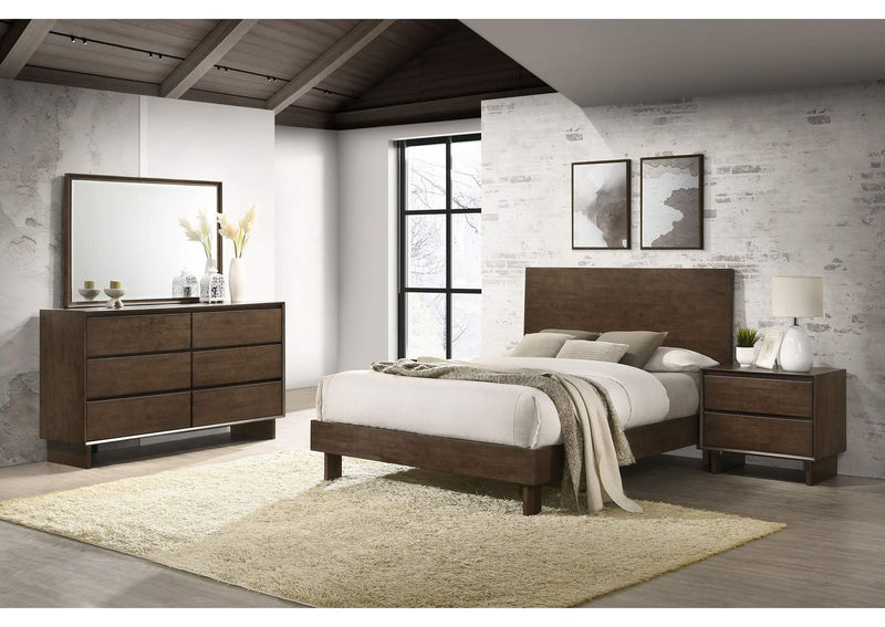 225011KE-S4 Glenwood 4-piece Eastern King Bedroom Set Warm Brown