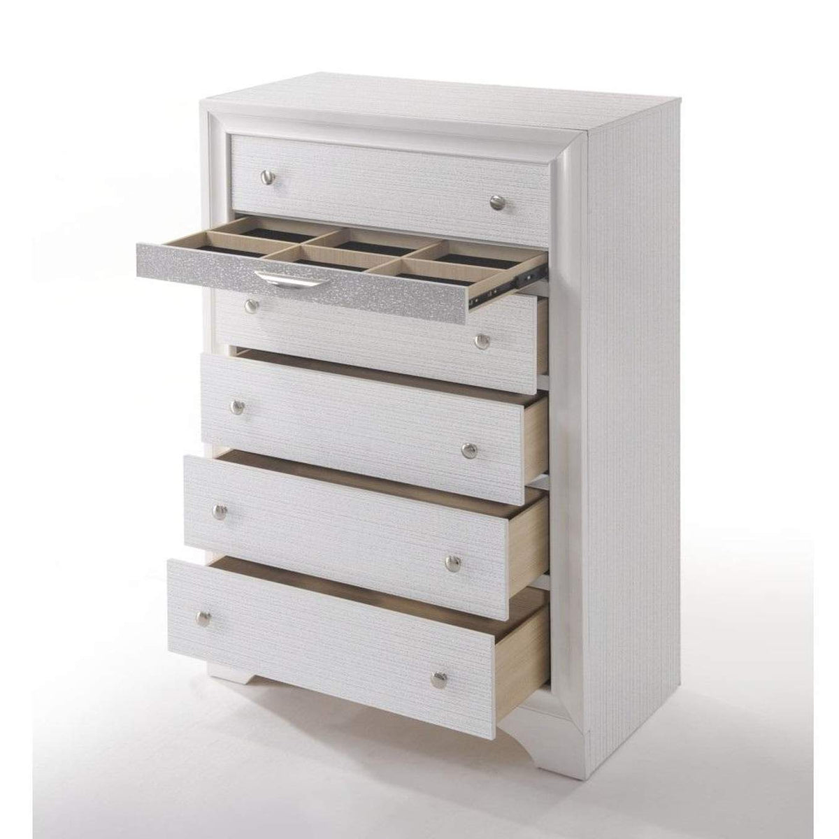 25776 Naima Chest