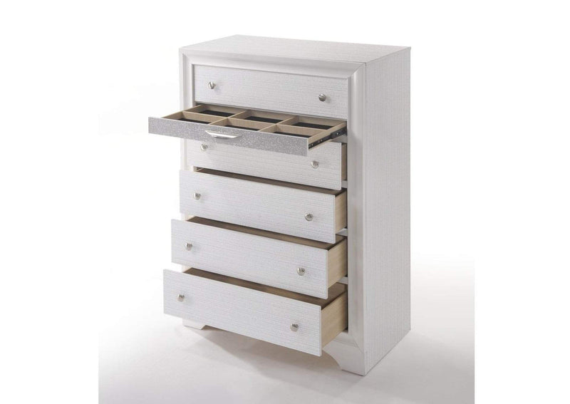 25776 Naima Chest