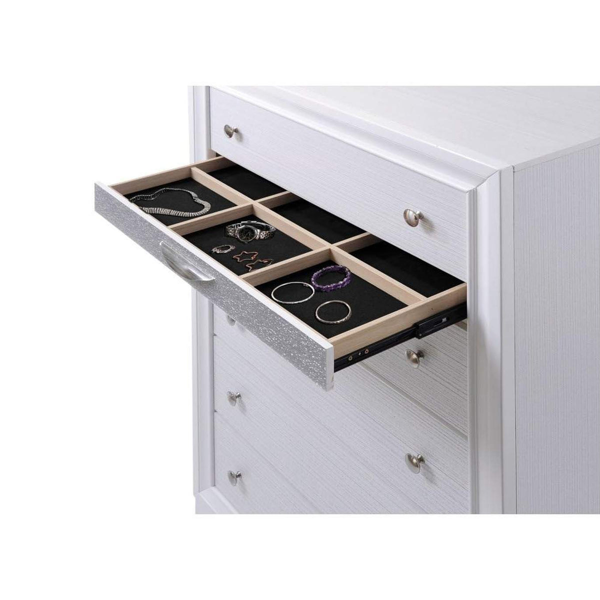 25776 Naima Chest