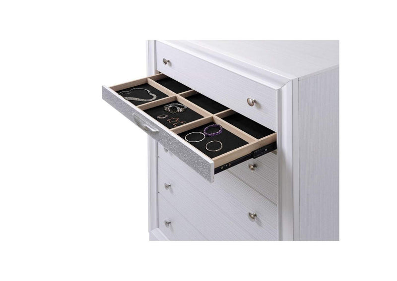 25776 Naima Chest