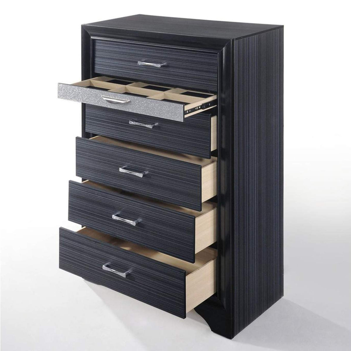 25906 Naima Chest