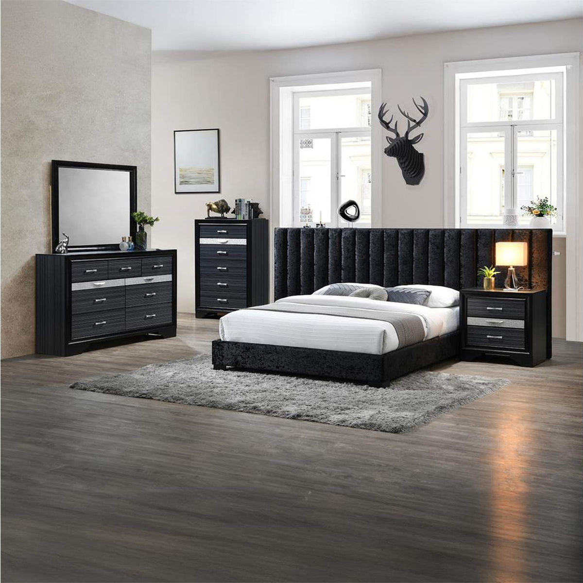 25906 Naima Chest