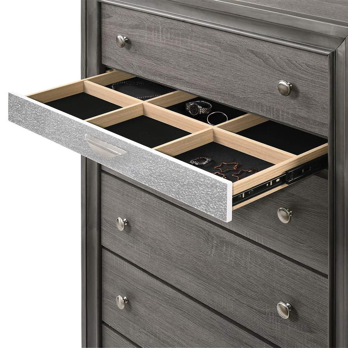25976 Naima Chest