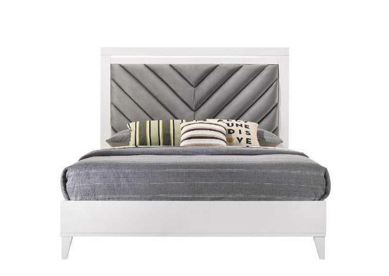 27387EK Chelsie Ek Bed