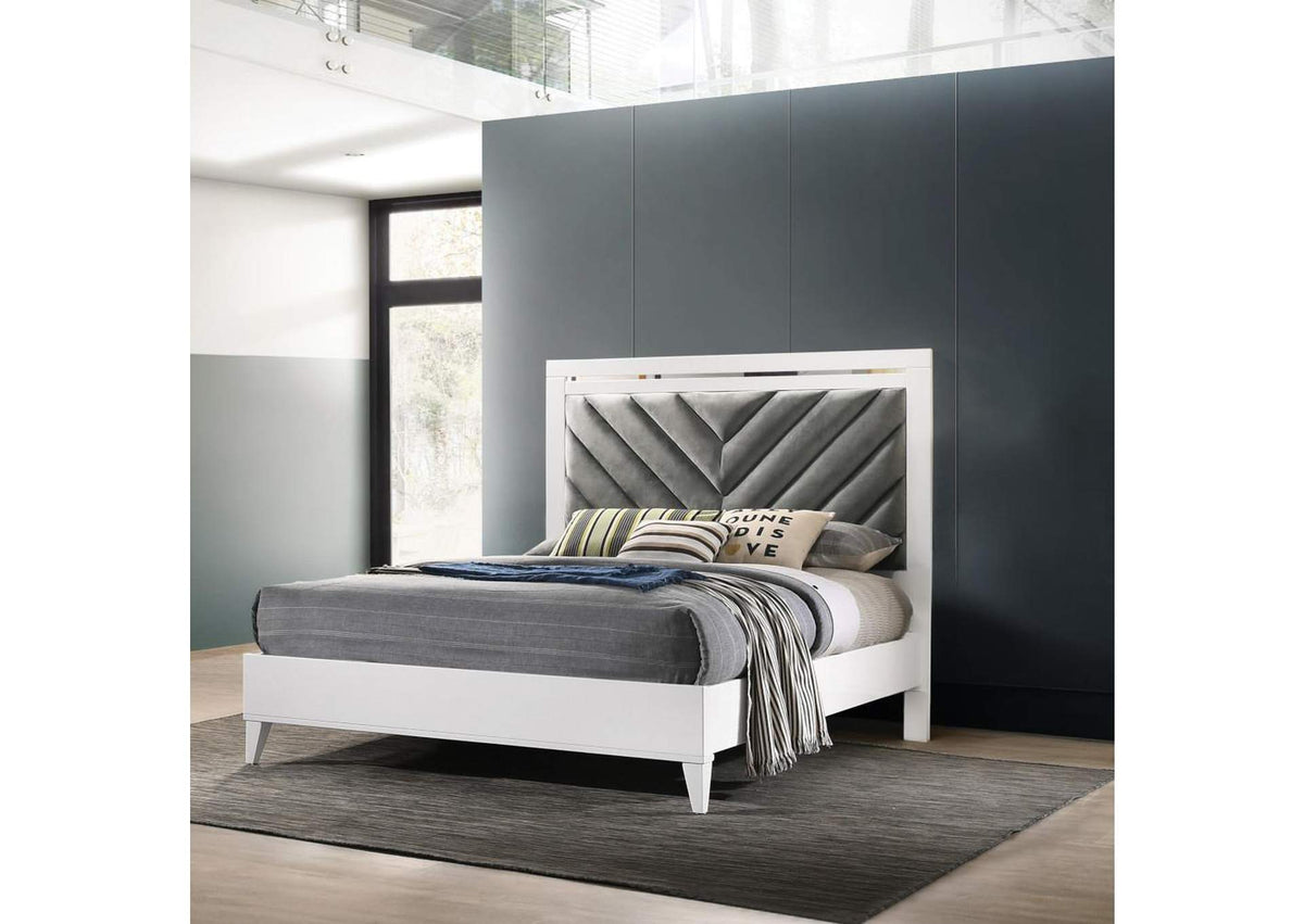 27390Q Chelsie Queen Bed