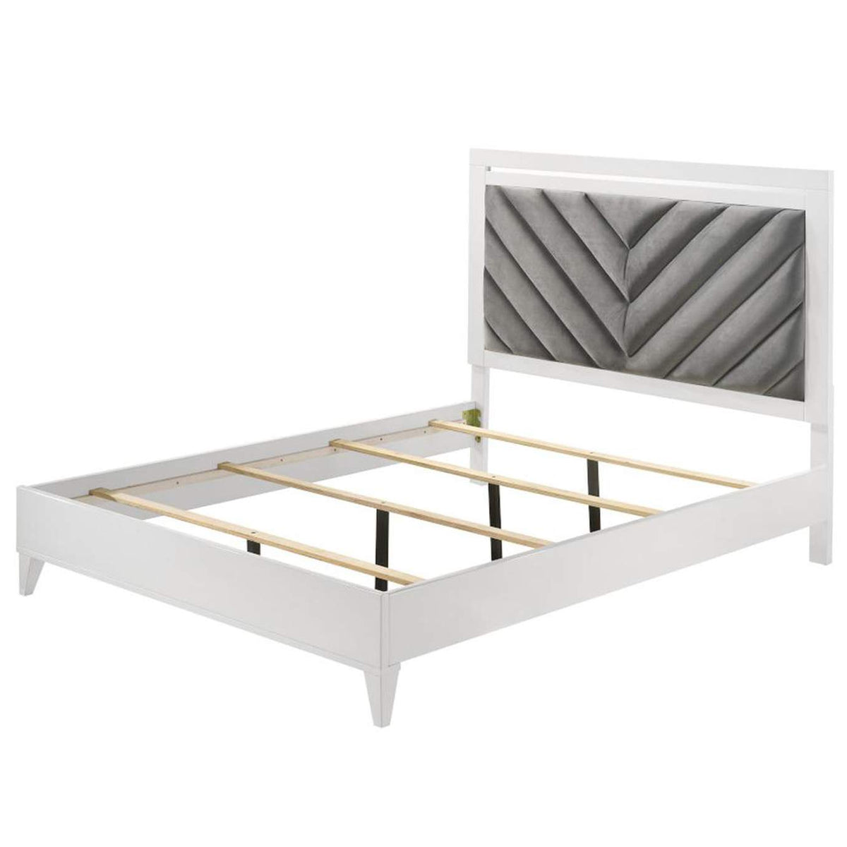 27390Q Chelsie Queen Bed