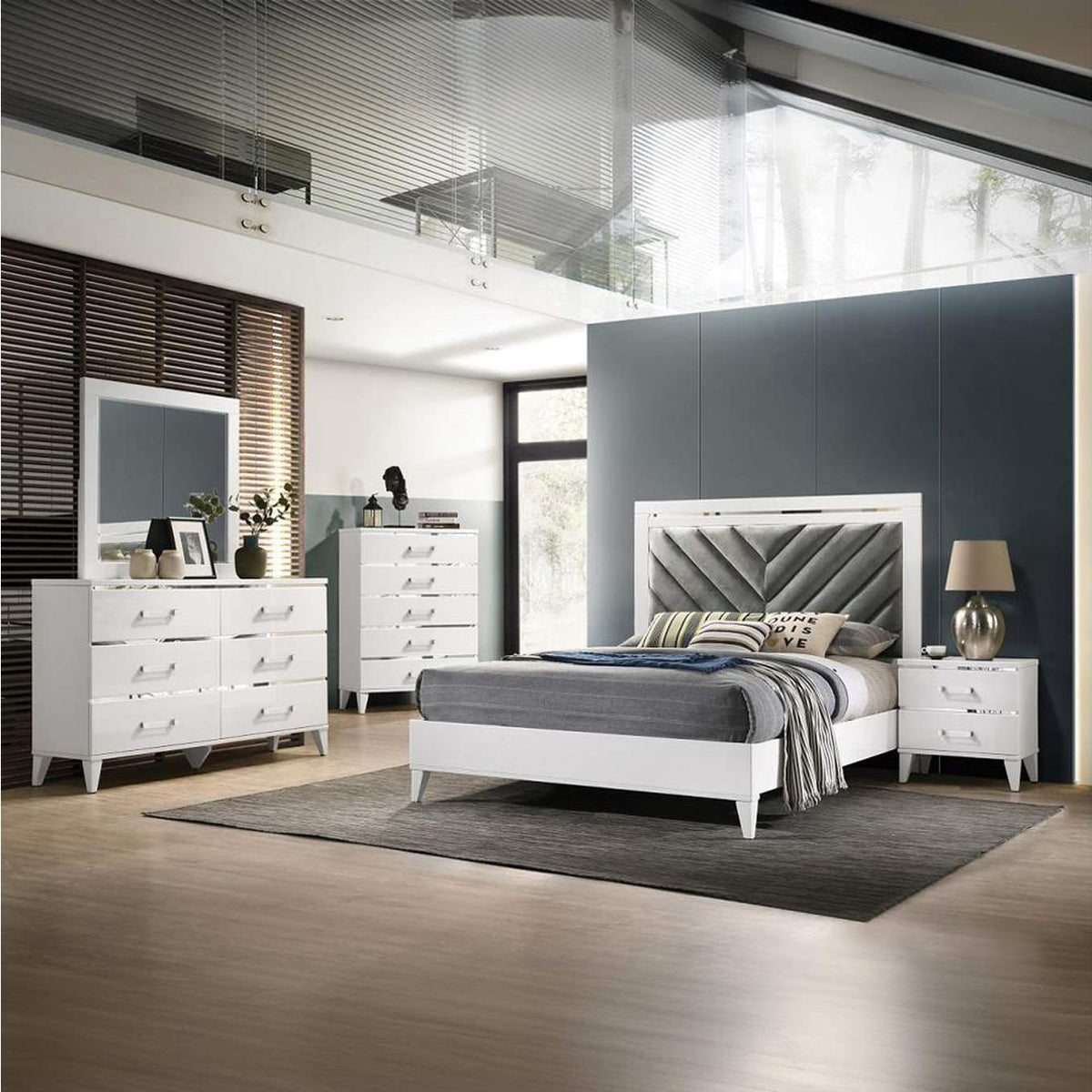 27390Q Chelsie Queen Bed