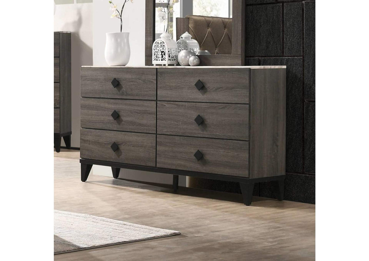 27675 Avantika Dresser