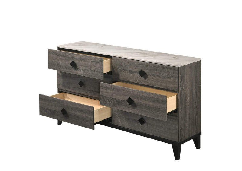 27675 Avantika Dresser