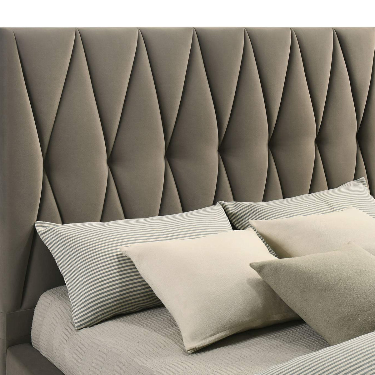 315975KE Delsea Upholstered Eastern King Platform Bed Light Brown