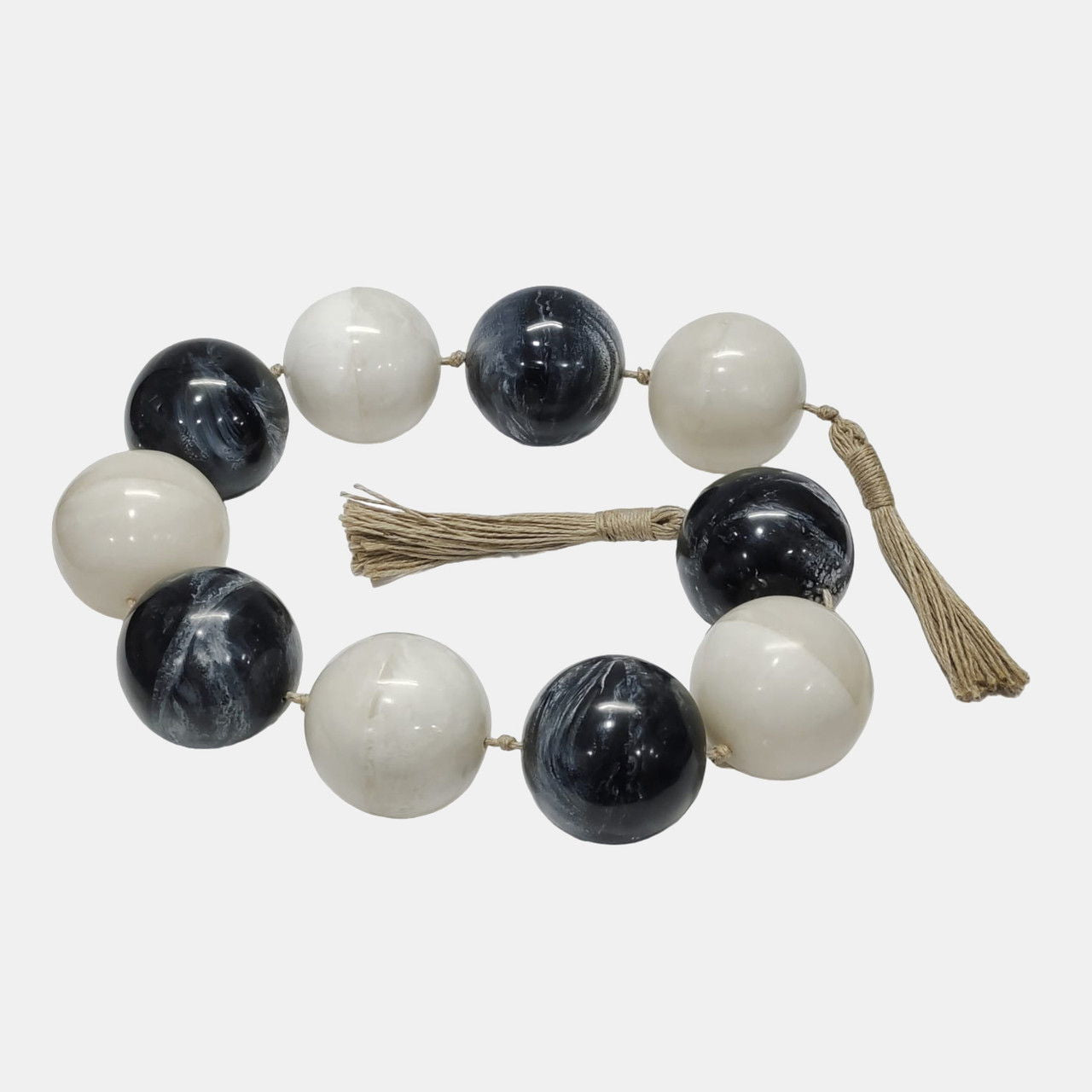 46" Swirled 3" Resin Beaded Garland - White / Black
