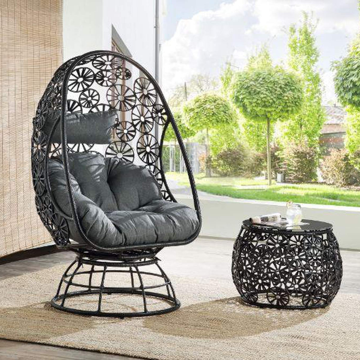 45113 Hikre Patio Lounge Chair and Side Table