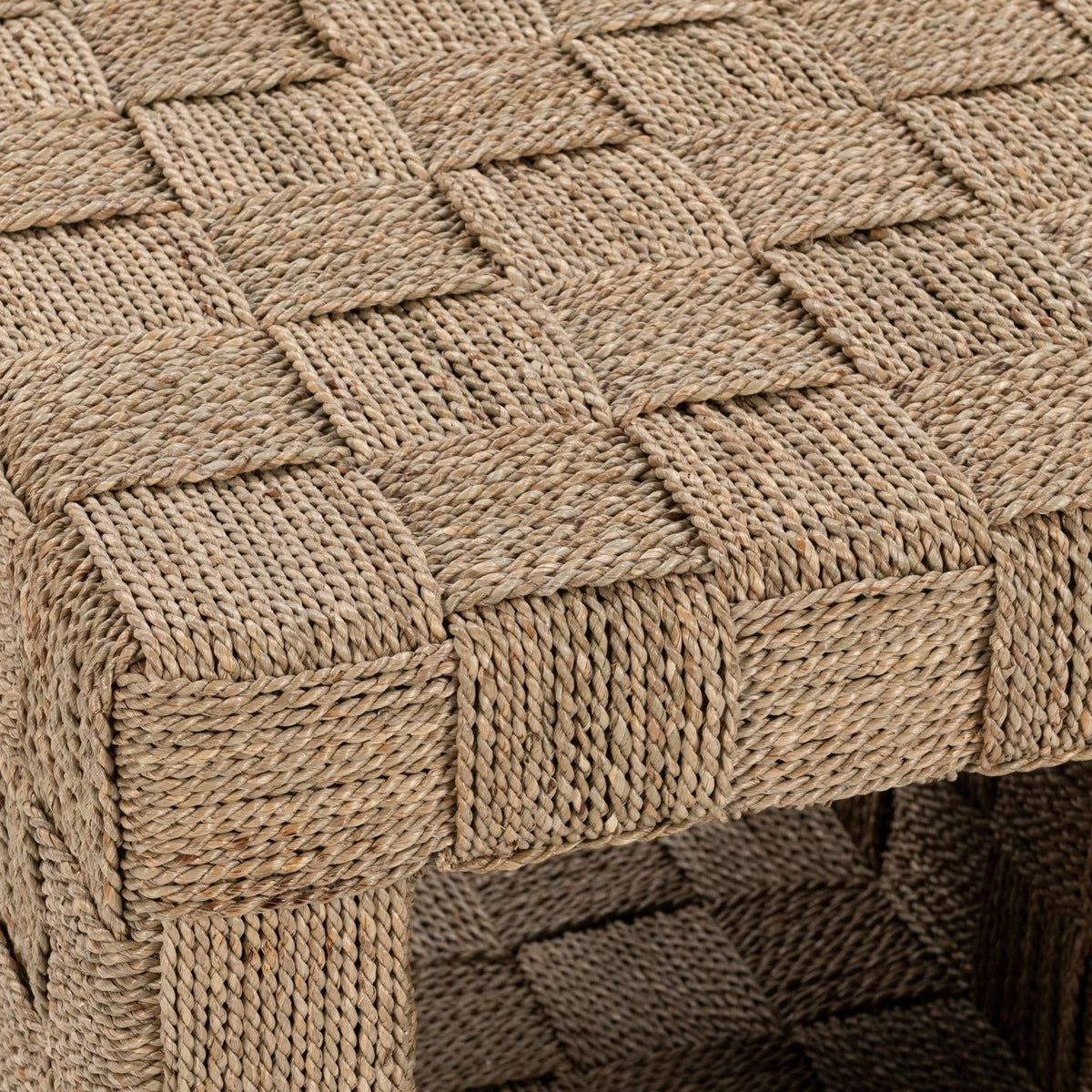 Neyla - Table