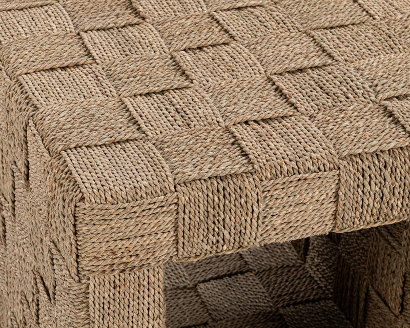 Neyla - Table