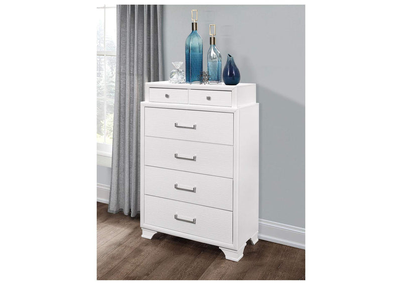 JORDYN-WHITE-CH-1 JORDYN WHITE CHEST